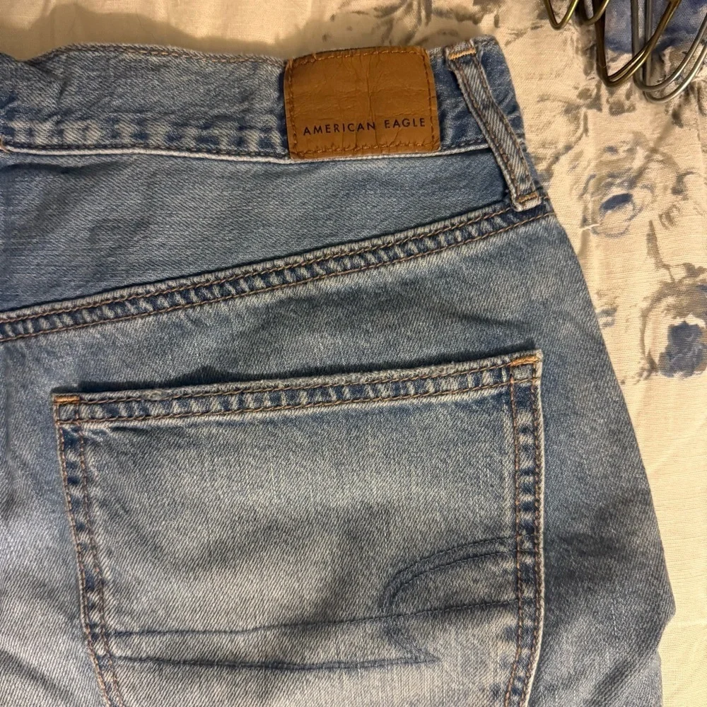 American Eagle Shorts Womens 6 Blue Jean Denim 90s Boyfriend Short Distressed